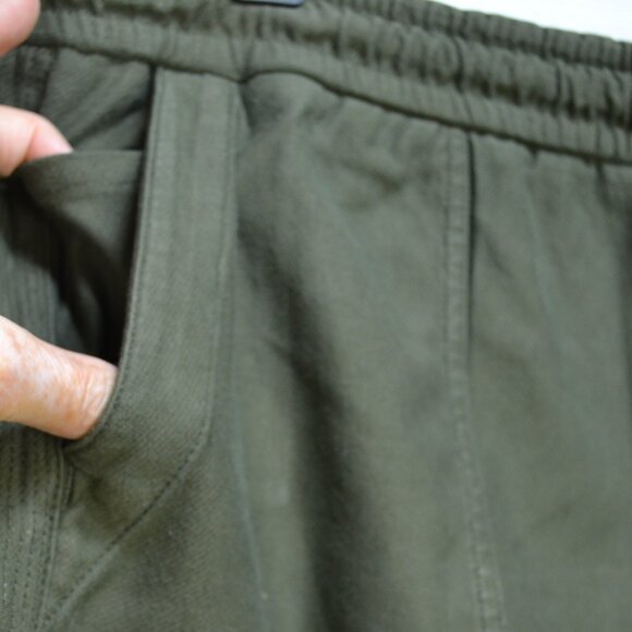 Athleta Military Short  size xl, 5 pockets - Picture 5 of 9